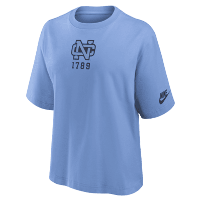 Playera universitaria Nike para mujer North Carolina Tar Heels Legacy Established Boxy