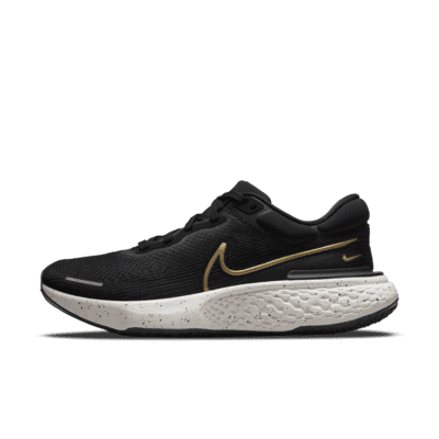 yellow and black nike running shoes