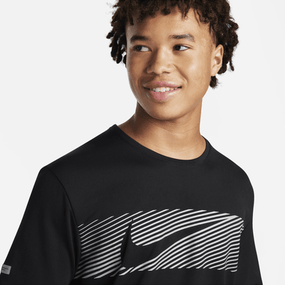 Playera de correr de manga corta Dri-FIT UV para hombre Nike Miler Flash