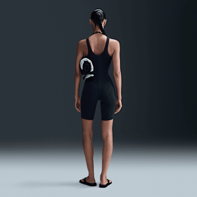 Traje de baño con piernas y cuello alto para mujer Nike Swim HydraStrong Solid