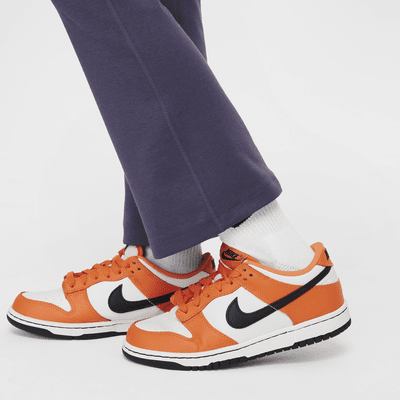 Nike Sportswear Classic Leggings mit hohem Bund und ausgestelltem Bein für Mädchen