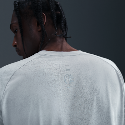 Nike Stride Men's Dri-FIT ADV Long-Sleeve Running Top with Reflective Accents