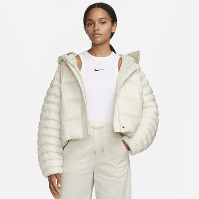 Chamarra con gorro Therma-FIT oversized para mujer Nike Sportswear Swoosh Puffer PrimaLoft®