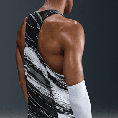 Playera de correr sin mangas Dri-FIT para hombre Nike Fast