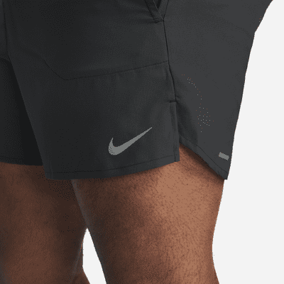 Nike Stride Dri-FIT løpeshorts med innershorts til herre (13 cm)