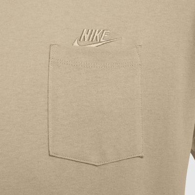 Playera con bolsillo para hombre Nike Sportswear Premium Essential