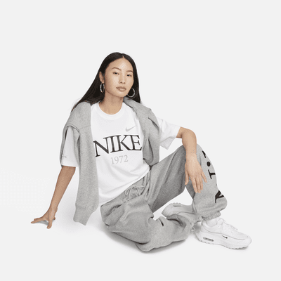 เสื้อยืดผู้หญิง Nike Sportswear Classic