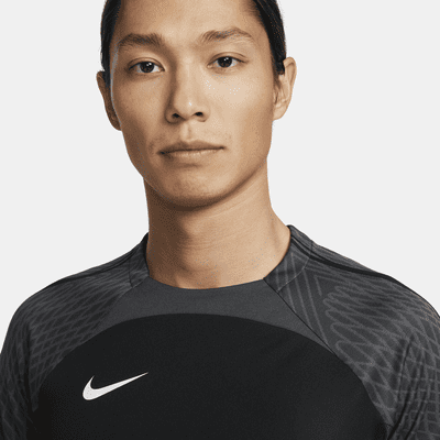 Nike Dri-FIT Strike Men's Short-Sleeve Football Top. Nike VN