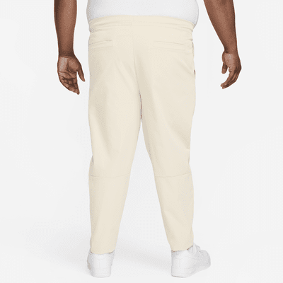 Pants entallados de tejido Woven para hombre Nike Club