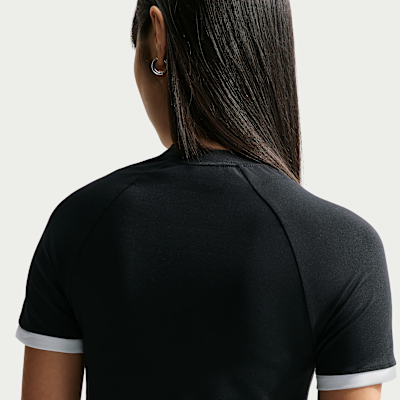 Nike Sportswear Dar Kesimli Kısa Kollu Kadın Üstü görsel 2