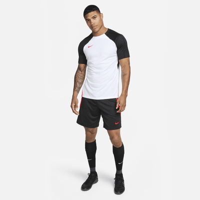 Nike Dri-FIT Strike Men's Short-Sleeve Football Top. Nike ZA