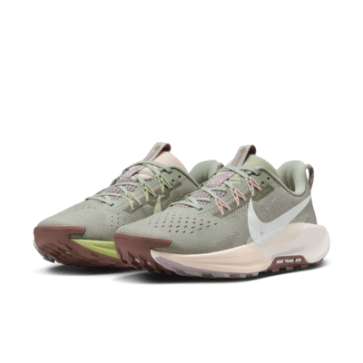 Nike Pegasus Trail 5 Arazi Tipi Kadın Koşu Ayakkabısı