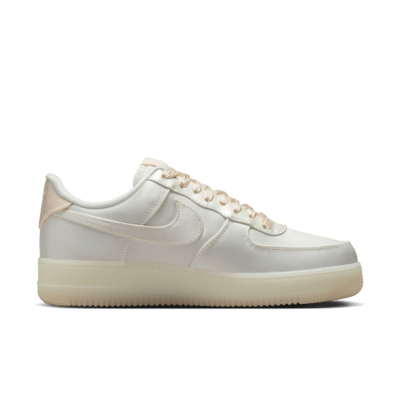 Nike Air Force 1 ’07 LV8 女鞋