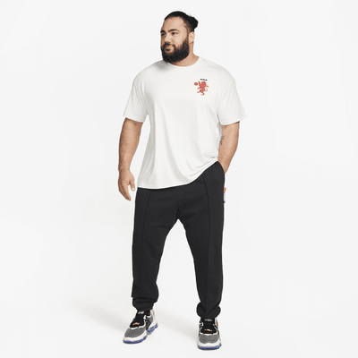 LeBron Men's Max90 T-Shirt. Nike UK