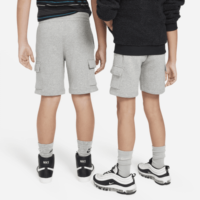 Shorts cargo para niños talla grande Nike Sportswear Club Fleece