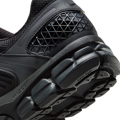 Nike Zoom Vomero 5 SE Men's Shoes With Reflective Design Accents