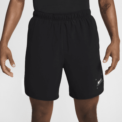 Nike Challenger fôret shorts til herre (18 cm)