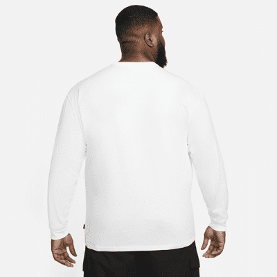 Nike Sportswear Premium Essentials Men's Long-Sleeve Pocket T-Shirt