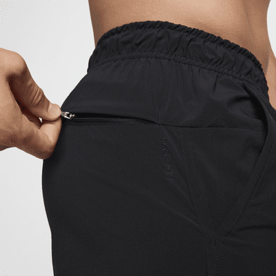 Shorts versátiles Dri-FIT de 18 cm sin forro para hombre Nike Unlimited Swoosh