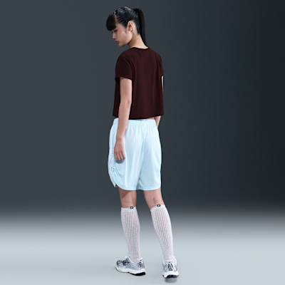 Playera de manga corta con gráfico para mujer Nike Sportswear