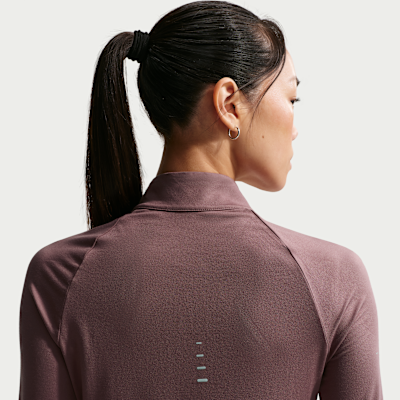 나이키 스위프트 여성 드라이 핏 UV 쿼터집 러닝 탑