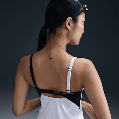 Natación Nike Tankini con cuello en V para mujer