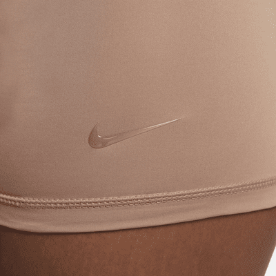 Damskie spodenki ze średnim stanem Nike Pro 8 cm