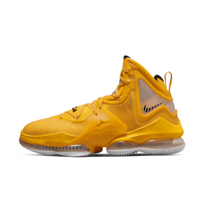 Chaussure de basket LeBron 19