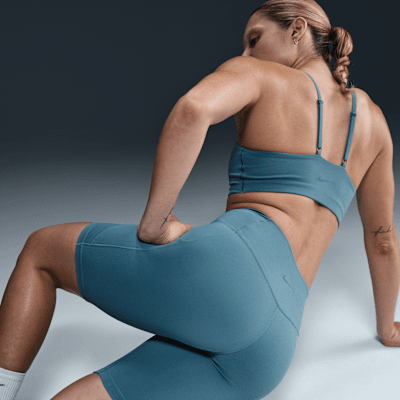Shorts de ciclismo con bolsillos de tiro alto de 20 cm para mujer Nike One