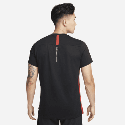 Nike Dri-FIT Men's Short-Sleeve Training Top