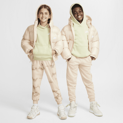 Nike Sportswear Heavyweight Synthetic Fill EasyOn Therma-FIT Repel lockere Jacke mit Kapuze für ältere Kinder