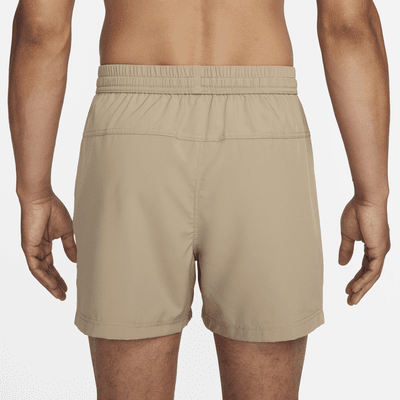 Shorts versátiles Dri-FIT de 13 cm sin forro para hombre Nike Form