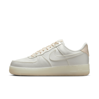 Nike Air Force 1 ’07 LV8 女鞋