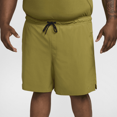 Shorts versátiles Dri-FIT de 18 cm 2 en 1 para hombre Nike Unlimited