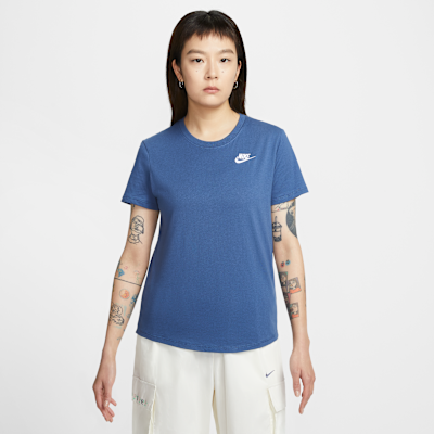 Nike Sportswear Club Essentials Women's T-Shirt