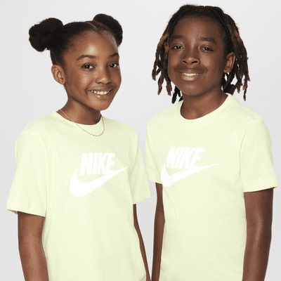 Playera para niños talla grande Nike Sportswear