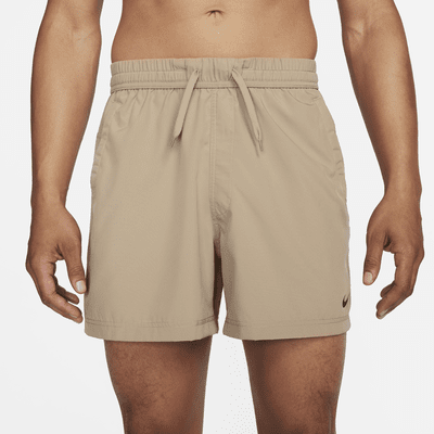 Shorts versátiles Dri-FIT de 13 cm sin forro para hombre Nike Form