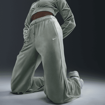 Pantaloni jogger in velour a vita media Nike Sportswear Collection – Donna