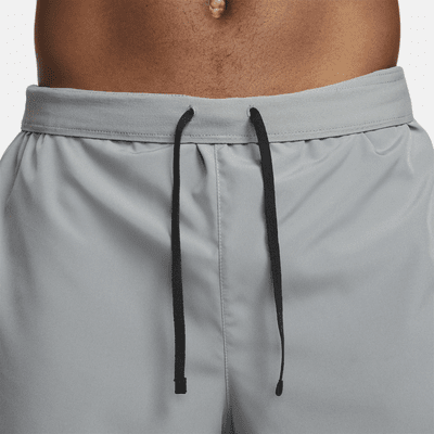 Shorts de running con forro de ropa interior Dri-FIT de 18 cm para hombre Nike Challenger