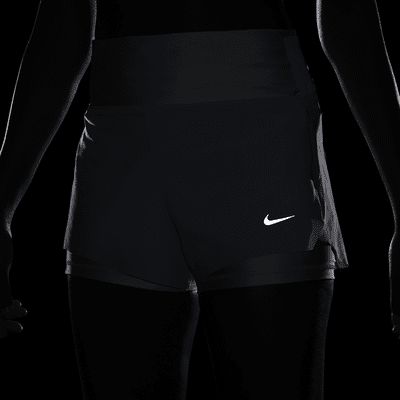 Short de running 2-en-1 avec poches taille mi-basse 8 cm Nike Dri-FIT Swift pour femme