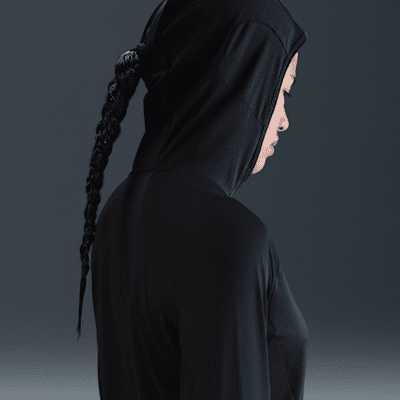 Camada intermédia com capuz e proteção UV Nike Trail para mulher