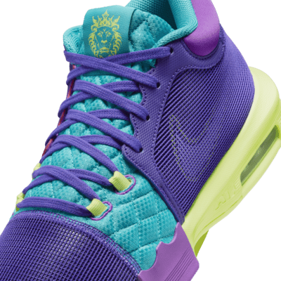 LeBron Witness 8 EP 籃球鞋