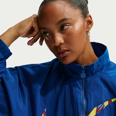 FC Barcelona Essential Dördüncü Nike Dokuma Kadın Futbol Ceketi