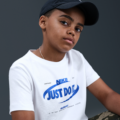 Playera para niños talla grande Nike Sportswear