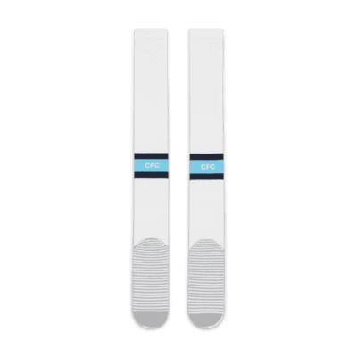 Wysokie skarpety piłkarskie Chelsea F.C. Stadium 2022/23 (wersja domowa)