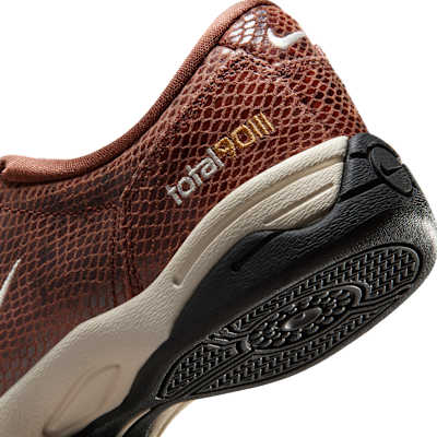Nike Total 90 SE Women's Shoes