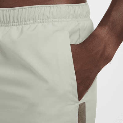 Löparshorts Nike Challenger Dri-FIT 2-in-1 18 cm för män