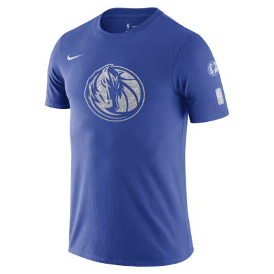 Dallas Mavericks Essential Men's Nike NBA T-Shirt. Nike.com
