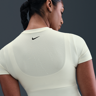 Nike Sportswear Women's Tight Cropped T-Shirt