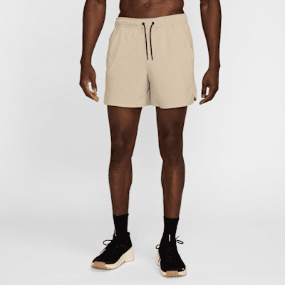 Shorts versátiles sin forro Dri-FIT de 13 cm para hombre Nike Unlimited